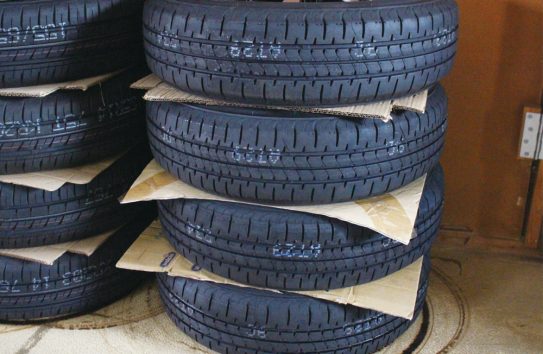 保管は平積みで