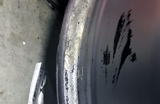 リムの内側の塗装が剥がれ落ちた